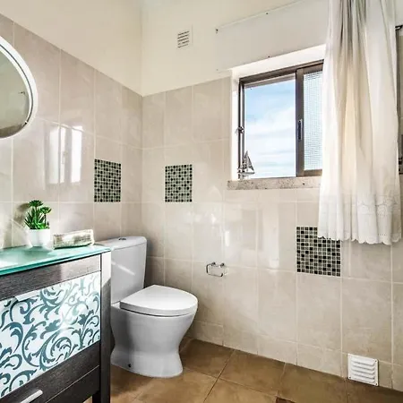 Sleeps 6 With Pool Air Con And Wifi Vilamoura