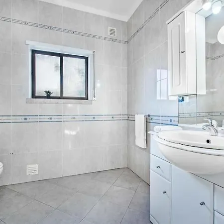 Villa Sleeps 6 With Pool Air Con And Wifi Vilamoura