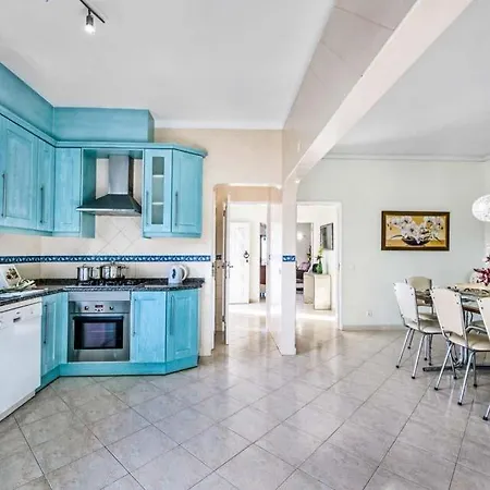Sleeps 6 With Pool Air Con And Wifi Villa *