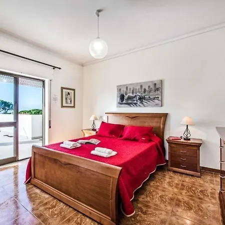 Sleeps 6 With Pool Air Con And Wifi Vilamoura