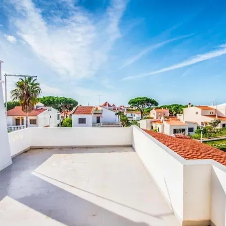 Sleeps 6 With Pool Air Con And Wifi Vilamoura